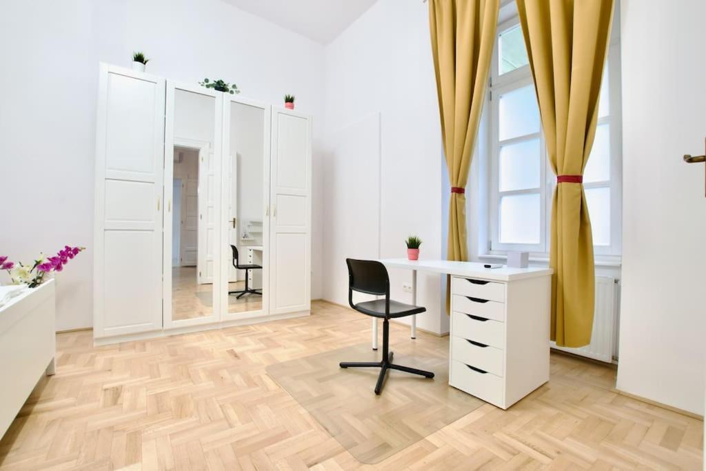 Standard By Hi5 - Muzeum 5 Appartement Boedapest