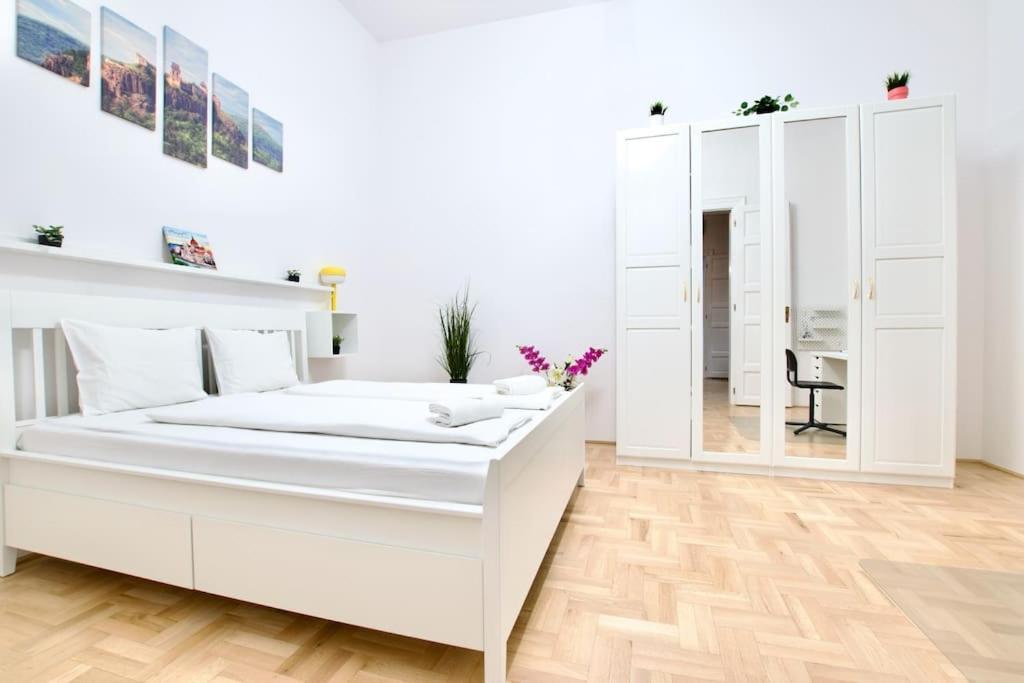 Standard By Hi5 - Muzeum 5 Appartement