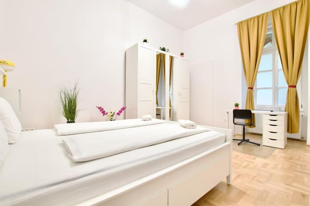 Standard By Hi5 - Muzeum 5 Appartamento Budapest