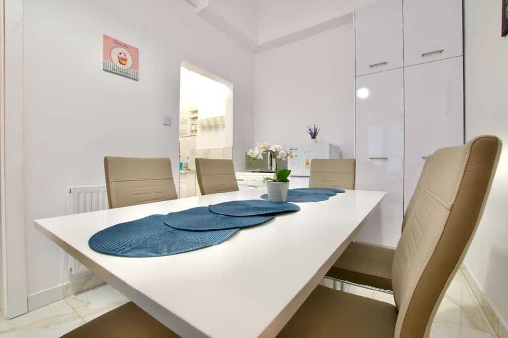 Standard By Hi5 - Muzeum 5 Appartamento Budapest