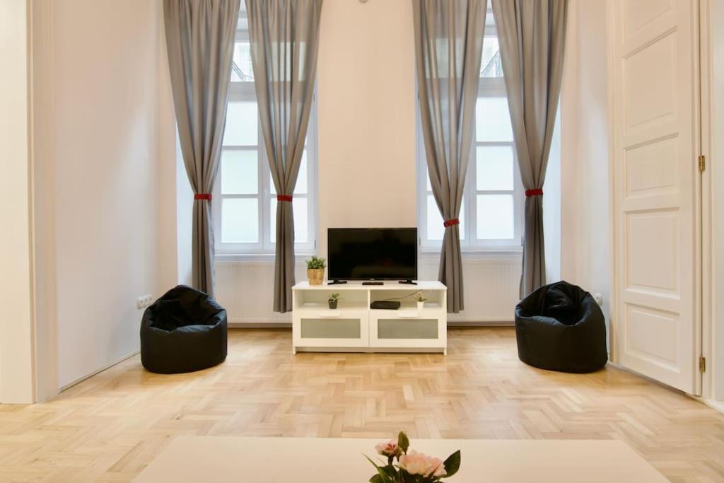 Standard By Hi5 - Muzeum 5 Apartment *