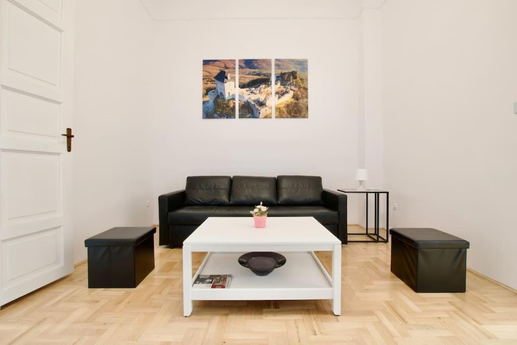 Standard By Hi5 - Muzeum 5 Appartamento